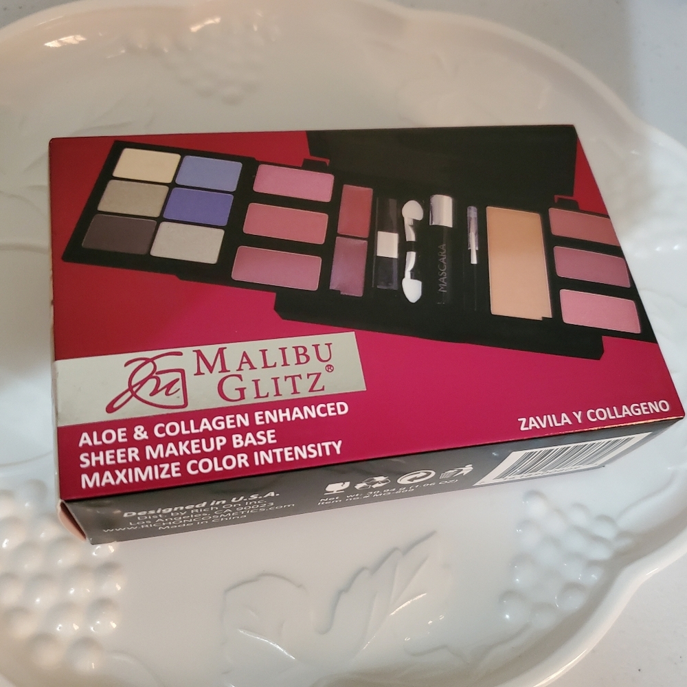 Malibu Glitz Multi-Color Makeup Palette Case - Picture 6 of 8